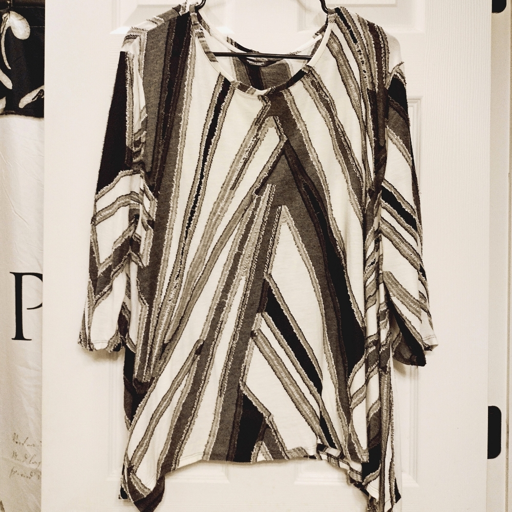 Simply Vera Wang Black Gray White Textured Pullover Shirt  Size 2X